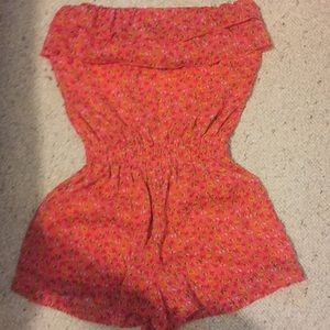 Today I am selling, a sleeveless floral romper